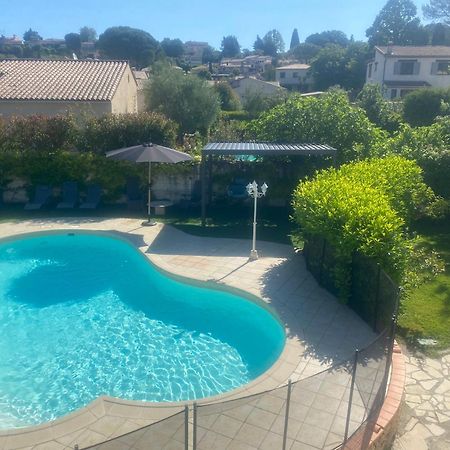 Studio climatisé avec piscine et jardin Villeneuve-Loubet Extérieur photo